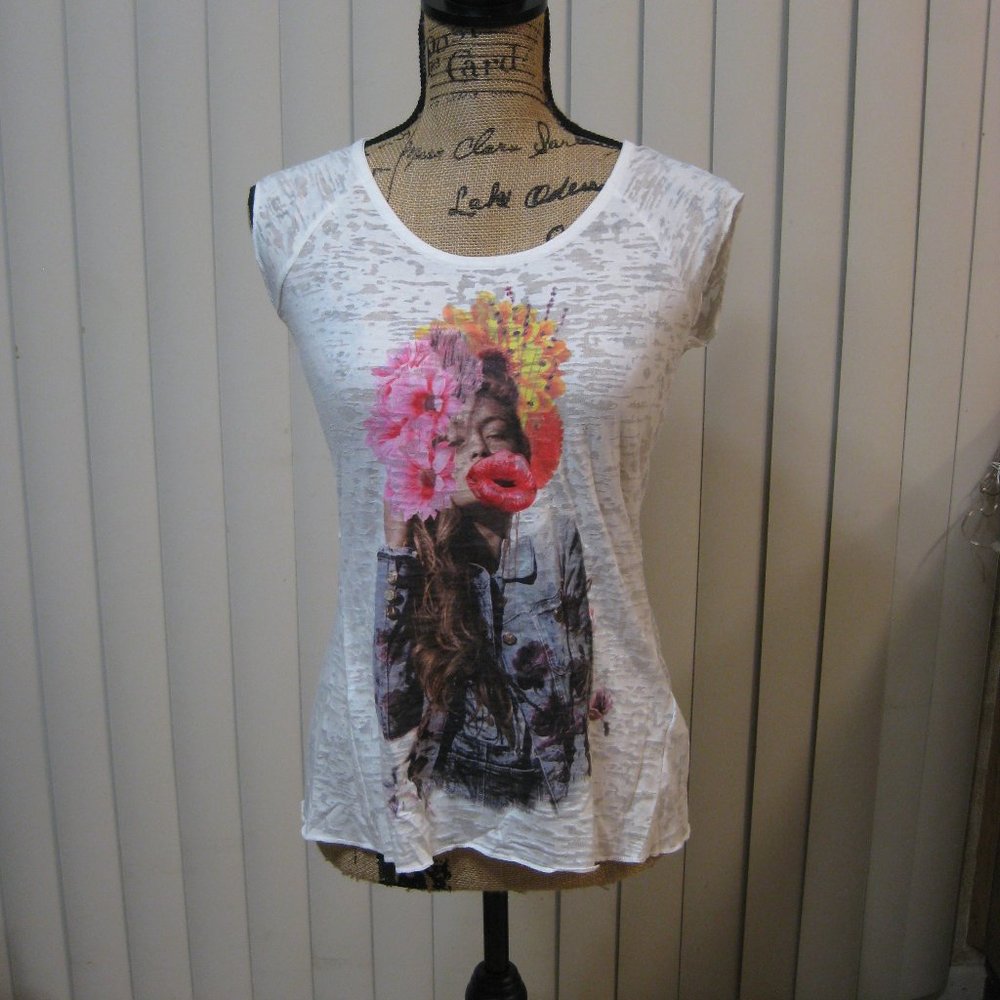 NWOT Guess white burnout graphic tee shirt top XS extra small